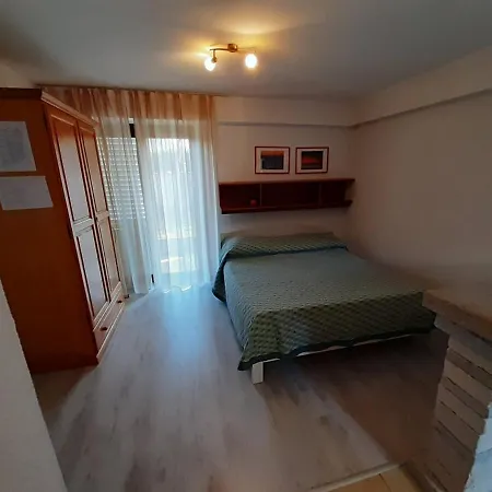 Gostinjska kuća Katja With Garden And Pool