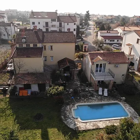 Katja With Garden And Pool Gostinjska kuća 3*